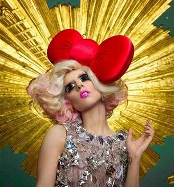 LADY GAGA EN ESTATUA Y LA MÁS INFLUYENTE