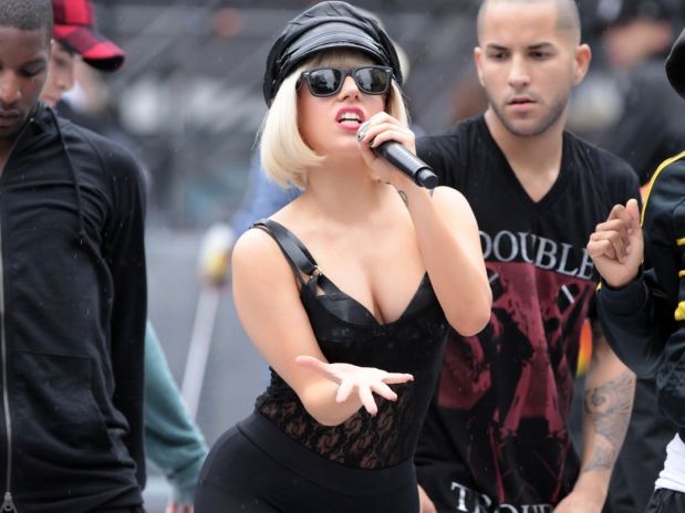 Lady Gaga muy enojada y triste por cancelacion de su concierto en París