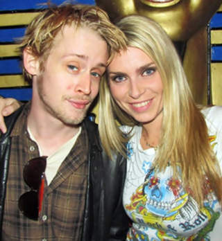 Macaulay Culkin se consuela con Irene López, estrella porno española.