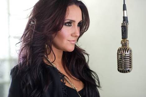 DULCE MARÍA PRESENTA EL PREVIEW DE SU NUEVO SENCILLO »YA NO»
