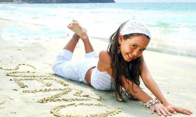 Marielys endulza al público con su »Amor de colegio»