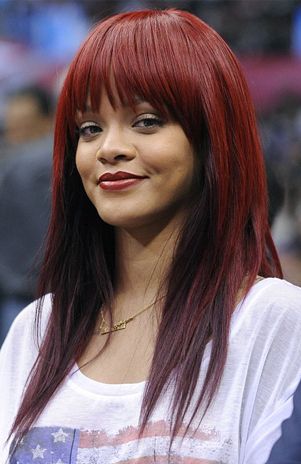 RIHANNA CAMBIA DE LOOK Y POSA AL DESNUDO EN CAMPAÑA PARA SU PERFUME REBL FLEUR