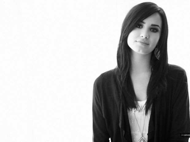 Sitio web publica nueva sesión de fotos de Demi Lovato