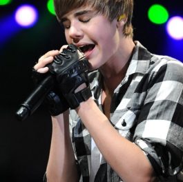 Justin Bieber es hospitalizado por problemas respiratorios.