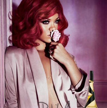 Rihanna lanza su propia fragancia, »Rebe’l Fleur»