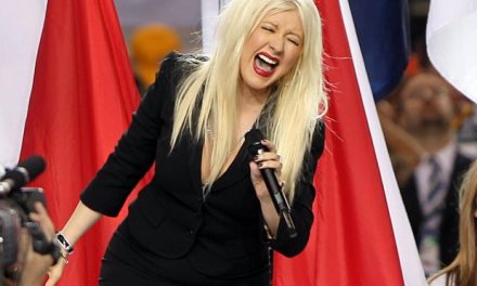 Christina Aguilera se va de Texas tras fiasco en Super Bowl