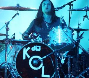 Kings of Leon suspende su gira por lesión de su baterista