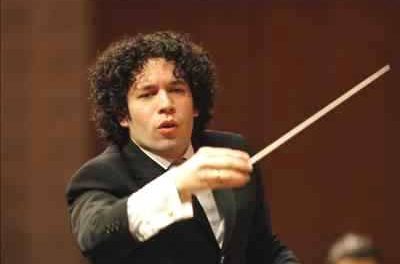 Gustavo Dudamel extiende contrato con Filarmónica de Los Angeles