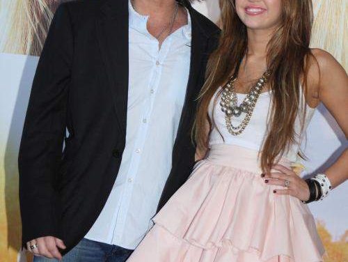 Miley Cyrus enojada por declaraciones de su papá