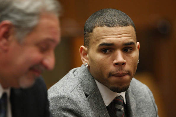 Chris Brown ya puede hablar con Rihanna