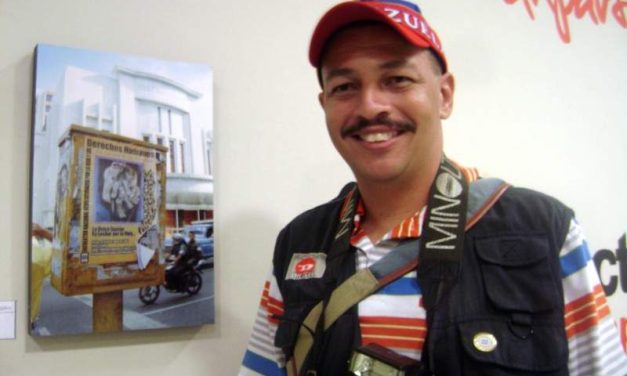 Brandt exhibe sus Collage en Tienda de San Felipe