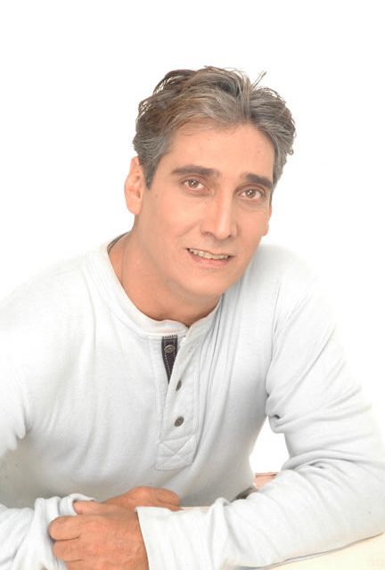 GUILLERMO DÁVILA REGRESA CON TODO AL TEATRO LUISELA DIAZ