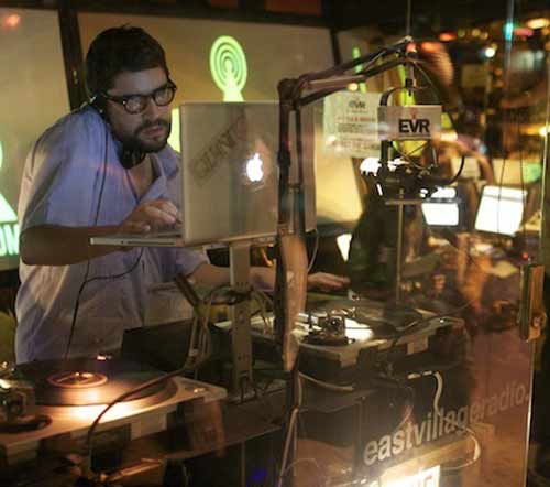 DJ Quantic viene a prender la fiesta en Sabana Grande