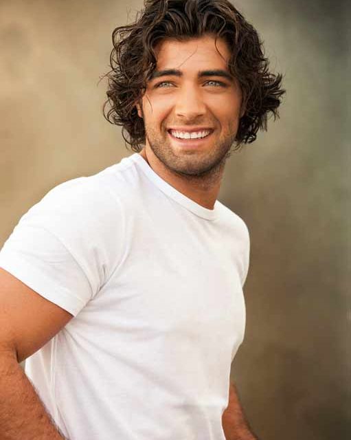 Jencarlos Canela se une a Pitbull y El Cata para interpretar el tema «Baila Baila»