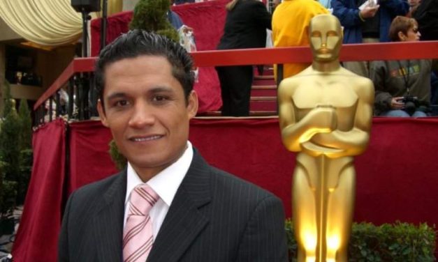 E! te acerca al cine y a sus estrellas con Set Visit, conducido por Victor X