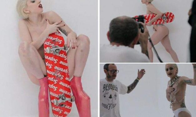 Lady Gaga se vuelve a quitar la ropa