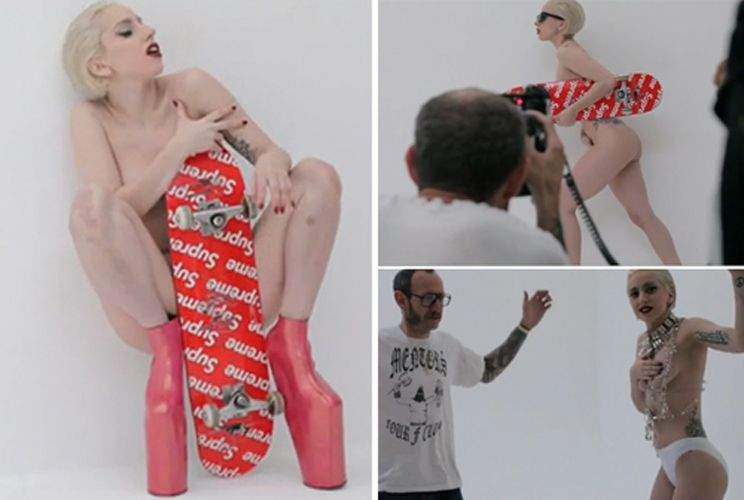 Lady Gaga se vuelve a quitar la ropa