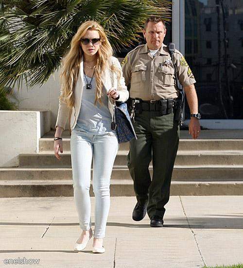 Policía investiga a Lindsay Lohan por robo de joya