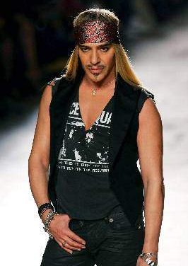 Christian Dior despide a diseñador John Galliano