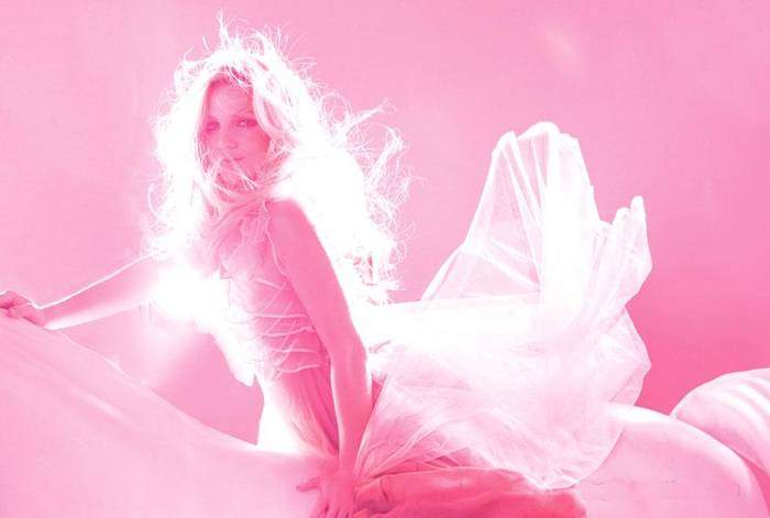 Britney Spears muestra su sensualidad en V-Magazine