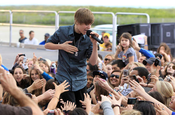 Justin Bieber desata la locura de sus fans en Liverpool