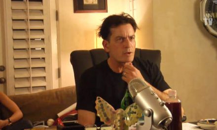 Charlie Sheen recibe propuesta de »Vivid» para dirigir una película porno