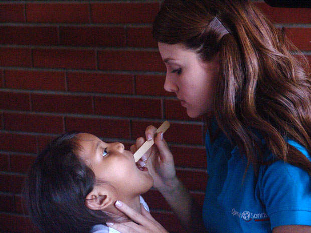 Vanessa Goncalves, Miss Venezuela Universo 2010, se inició como voluntaria de Operación Sonrisa