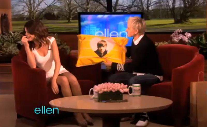 Selena Gomez no reconoce su romance con Justin Bieber ni acorralada (+Video)