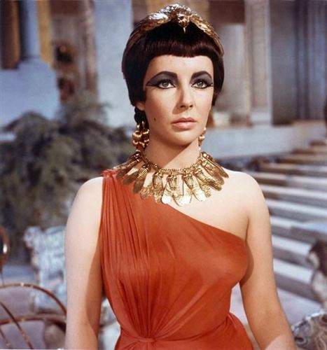 Elizabeth Taylor descansa en paz junto a Michael Jackson
