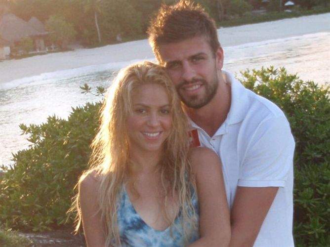 Shakira presenta a su »sol» en Twitter: Gerard Piqué