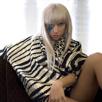 LADY GAGA SERÁ CONDECORADA POR DISEÑADORES DE MODA