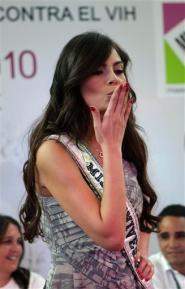 Miss Universo Ximena Navarrete lleva mensaje de prevención de VIH a Panamá