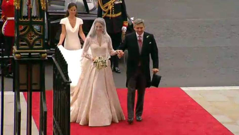 Sarah Burton, sucesora de Alexander Mc Queen es la diseñadora del vestido de Kate