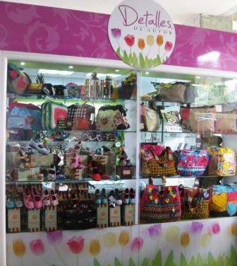 Y TÚ? QUE TIPO DE MAMÁ TIENES? EN DETALLES DE AUTOR HAY UN REGALO PARA CADA UNA DE ELLAS