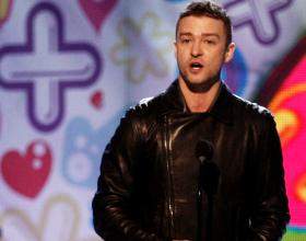 Justin Timberlake, recibió el premio The Big Help en los Kid’s Choice Awards