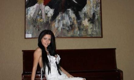 Gran éxito sesión fotográfica a Karen Hilic Miss Internet Venezuela 2011 en maturin
