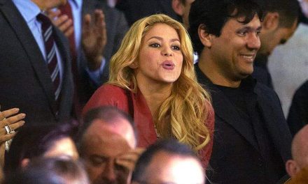 Shakira estuvo en Mestalla y sufrió viendo perder a Piqué