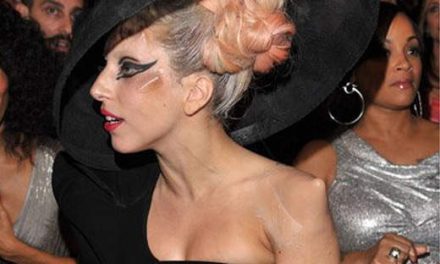 Lady Gaga estrena tacones ‘porno’