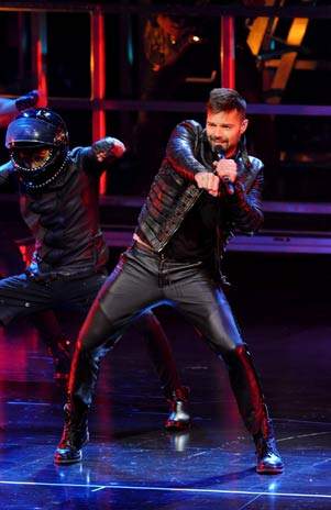 Ricky Martin ofrece show en EU y sorprende con desnudo