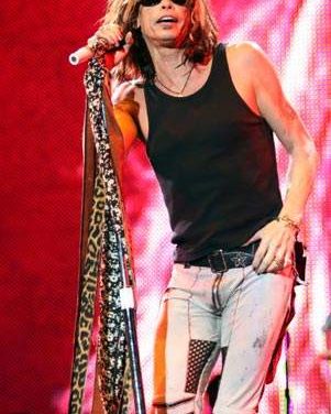 Steven Tyler confiesa haber tenido relación homosexual
