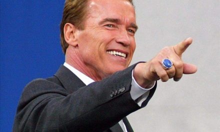 Hijo extramatrimonial de Schwarzenegger nació días después de uno legítimo