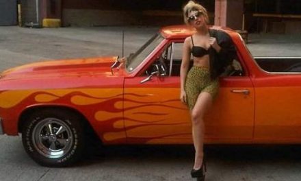 Lady Gaga enseña su carro »picante» en Twitter