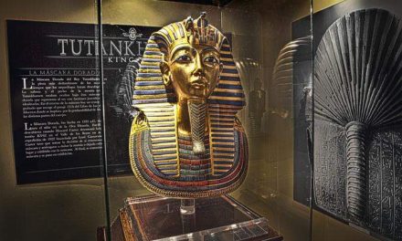 Tutankamón y sus tesoros arribaron a Valencia