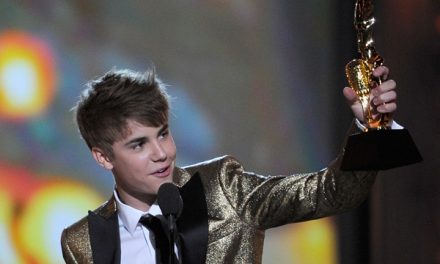 Justin Bieber premiado como Mejor Artista Nuevo en los Billboard Awards 2011