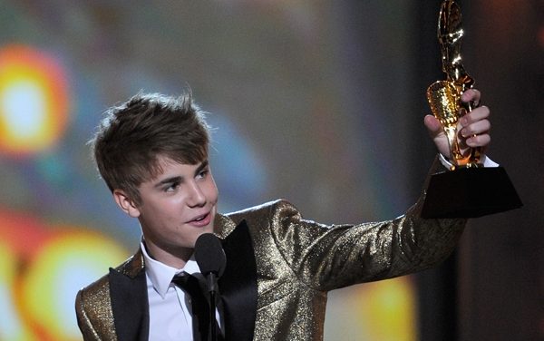 Justin Bieber premiado como Mejor Artista Nuevo en los Billboard Awards 2011