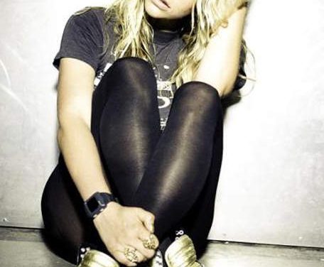 Se filtra en Internet un nuevo tema de Ke$ha »Tease Me»