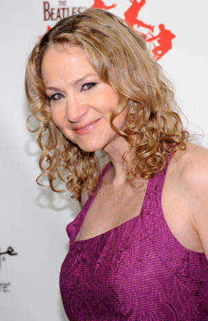 Joan Osborne pide a respuestas a dios