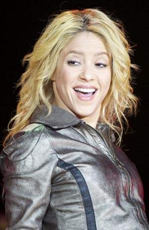 Shakira firma acuerdo con alemanes a favor de niños pobres