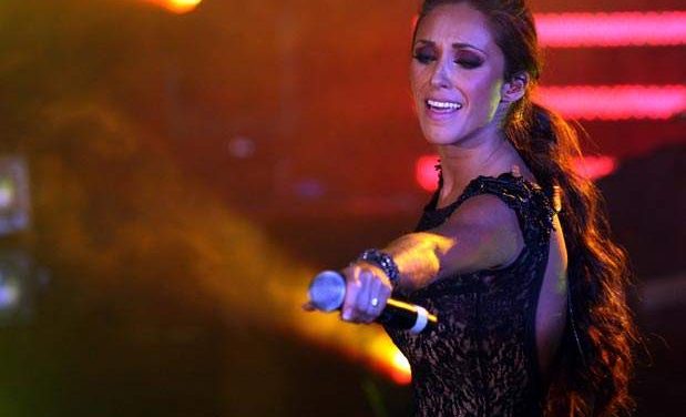 Anahí promociona el tema »Dividida», primer sencillo de su nuevo disco