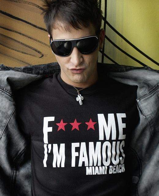 Dave Capella, el ídolo de las colegialas Venezolanas va por las americanas.